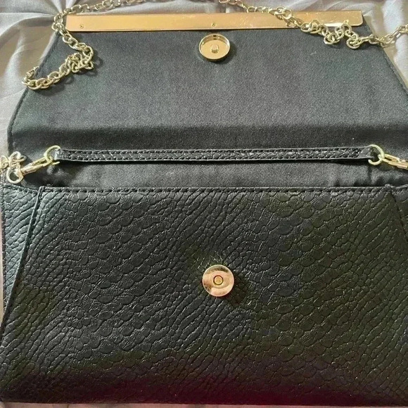 Guess Black Clutch/Crossbody with Gold Chain - Picture 5 of 9